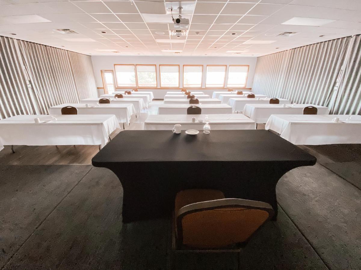 La Place Rendez-Vous Hotel Fort Frances Bagian luar foto